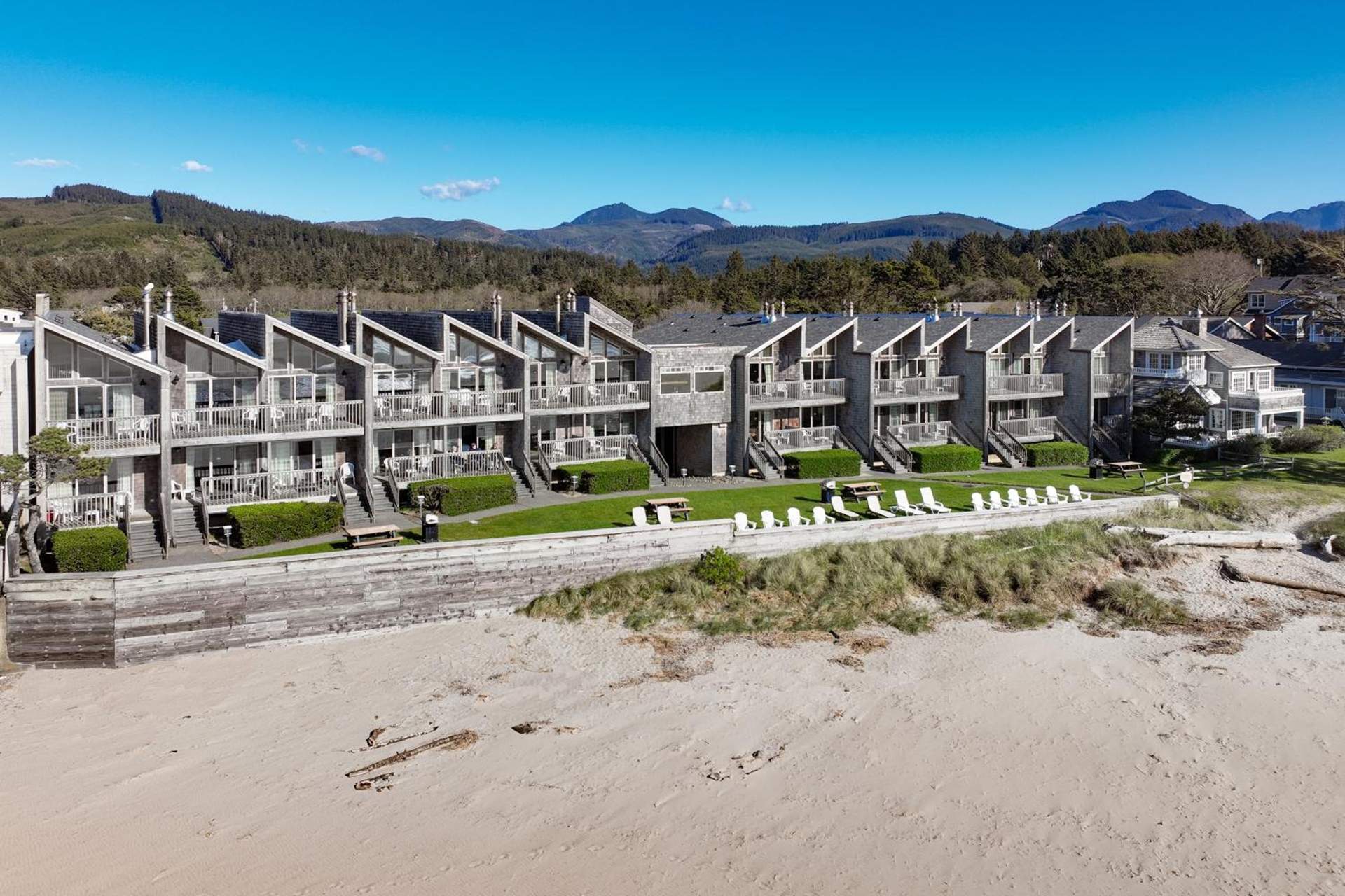 Schooner's Cove Inn