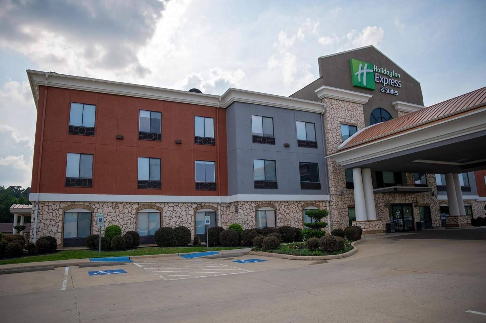 Holiday Inn Express Hotel & Suites Center by IHG