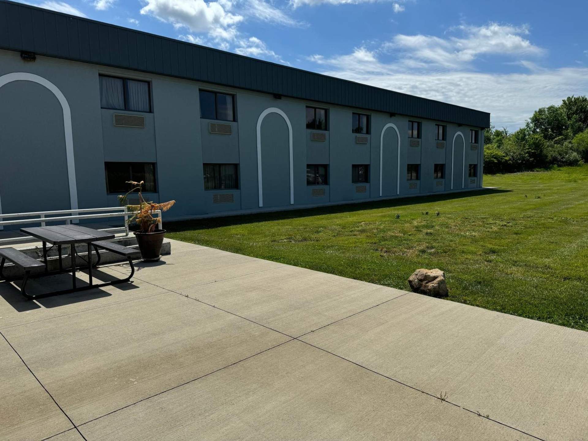 South Ridge Inn