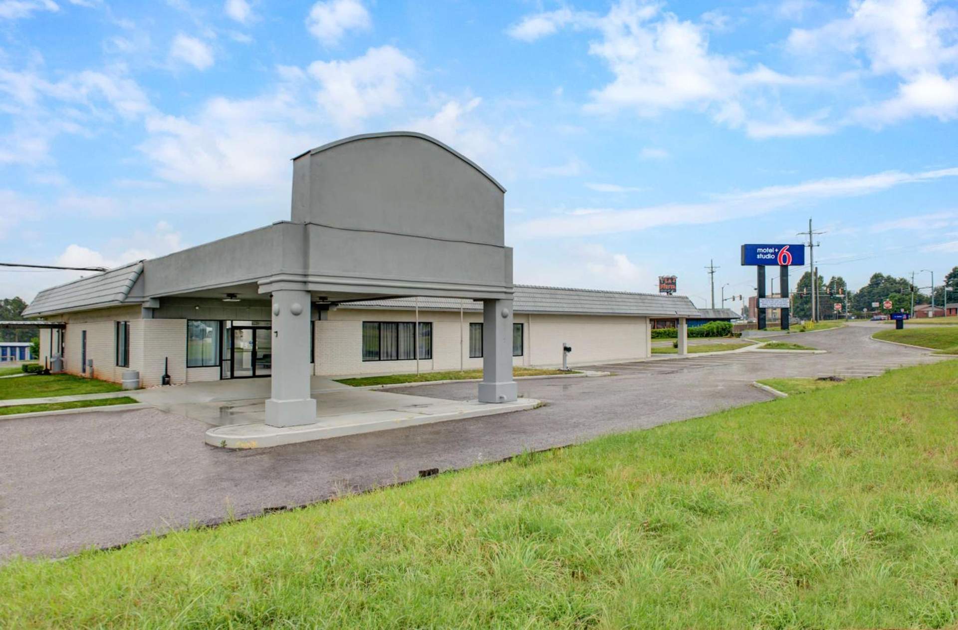 Motel 6 Chickasha, OK