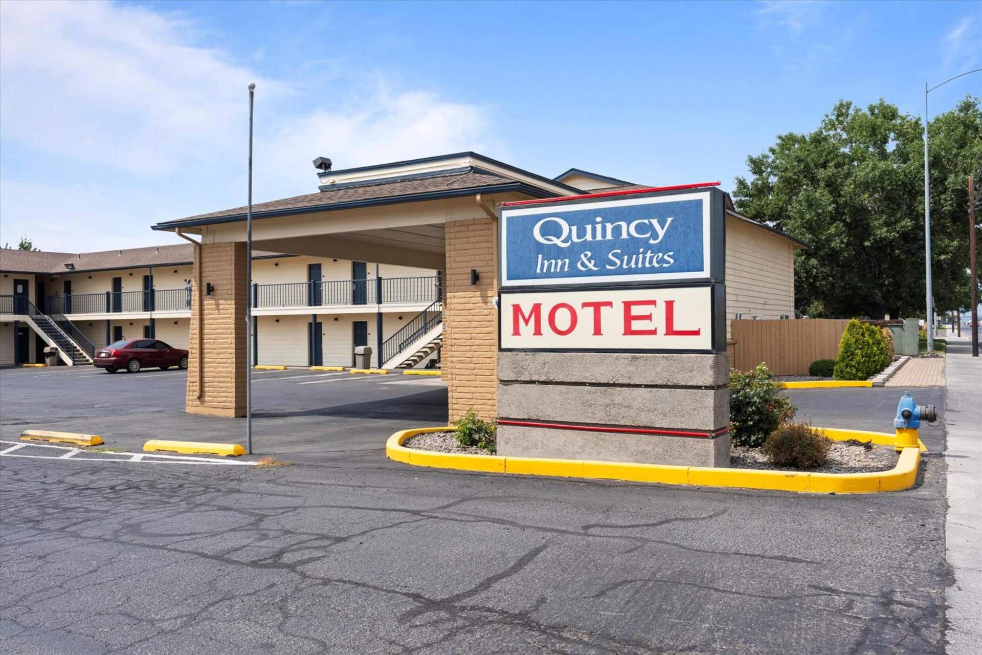 Quincy INN and Suites