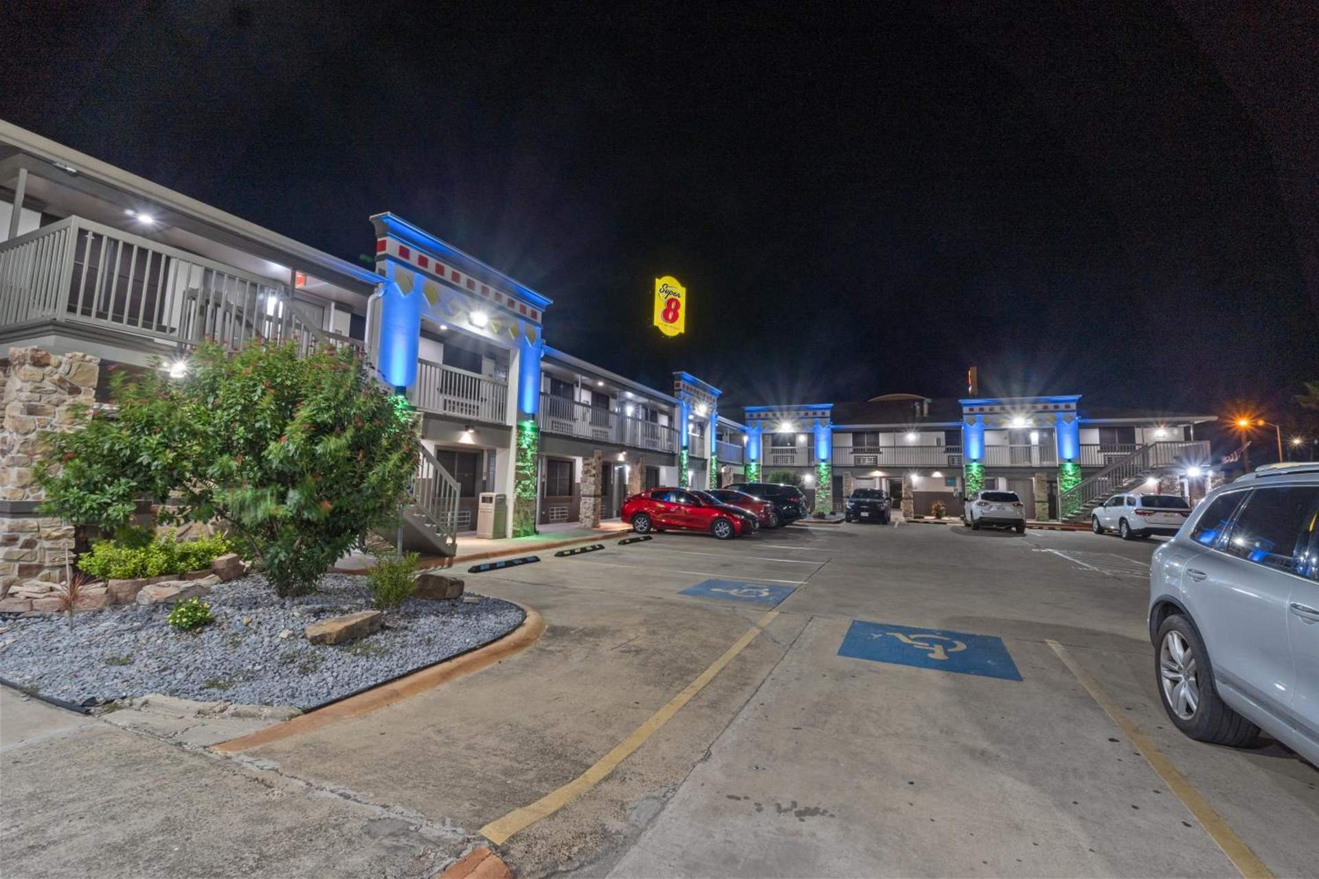 Super 8 by Wyndham McAllen-Downtown-Airport-LA Plaza Mall
