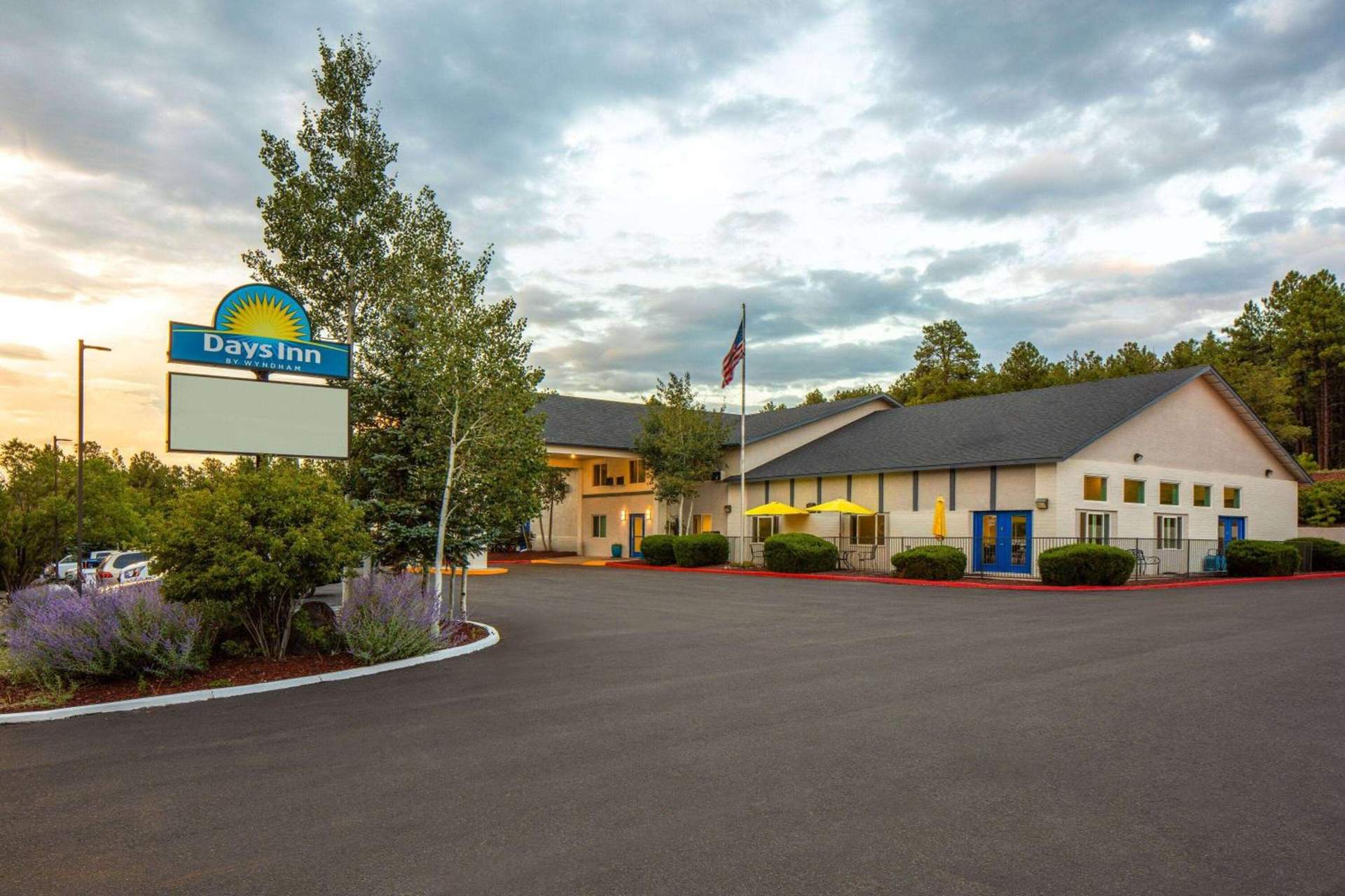 Days Inn by Wyndham Williams