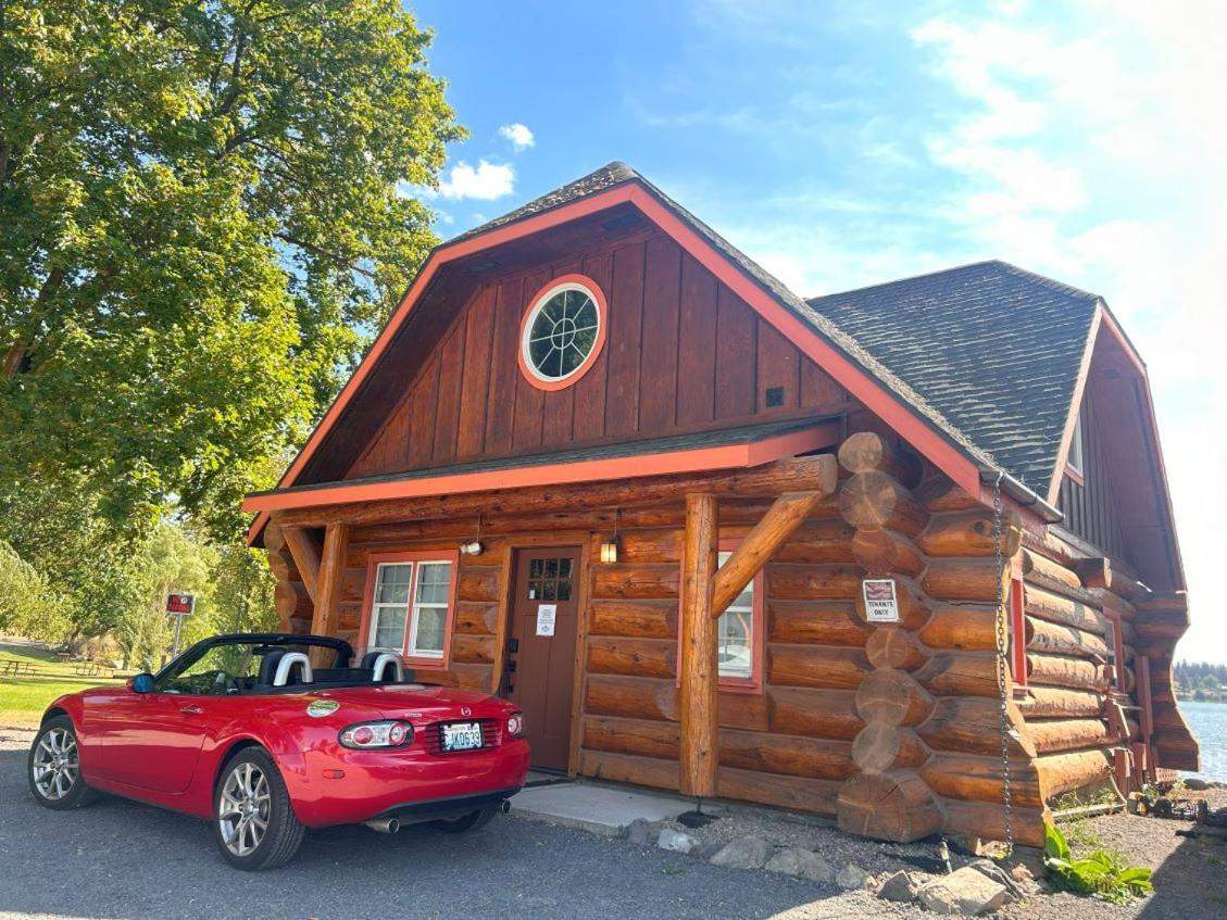 Ruby's Resort & RV Castle Log House