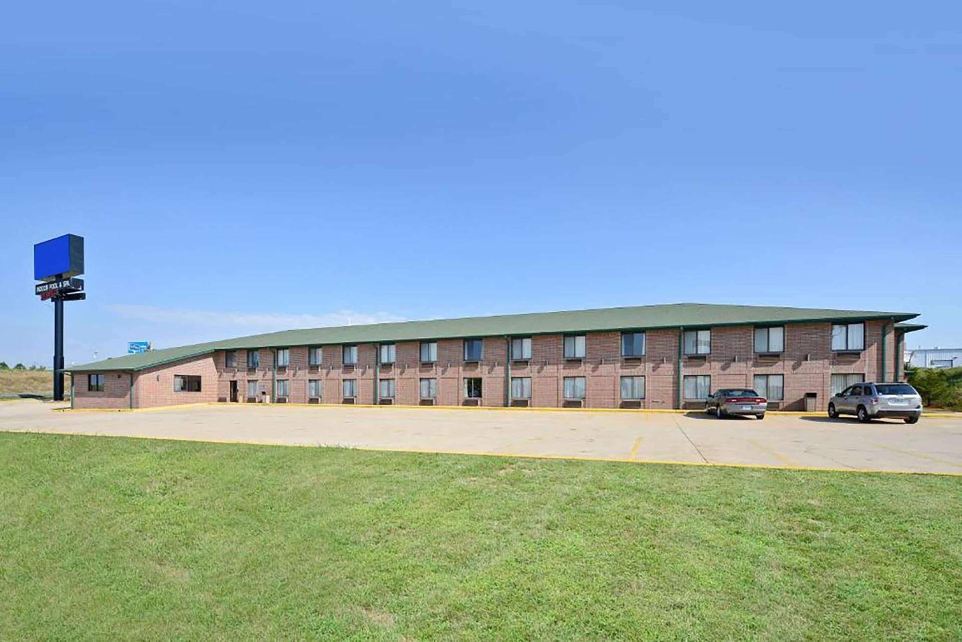Days Inn by Wyndham Ozark Springfield