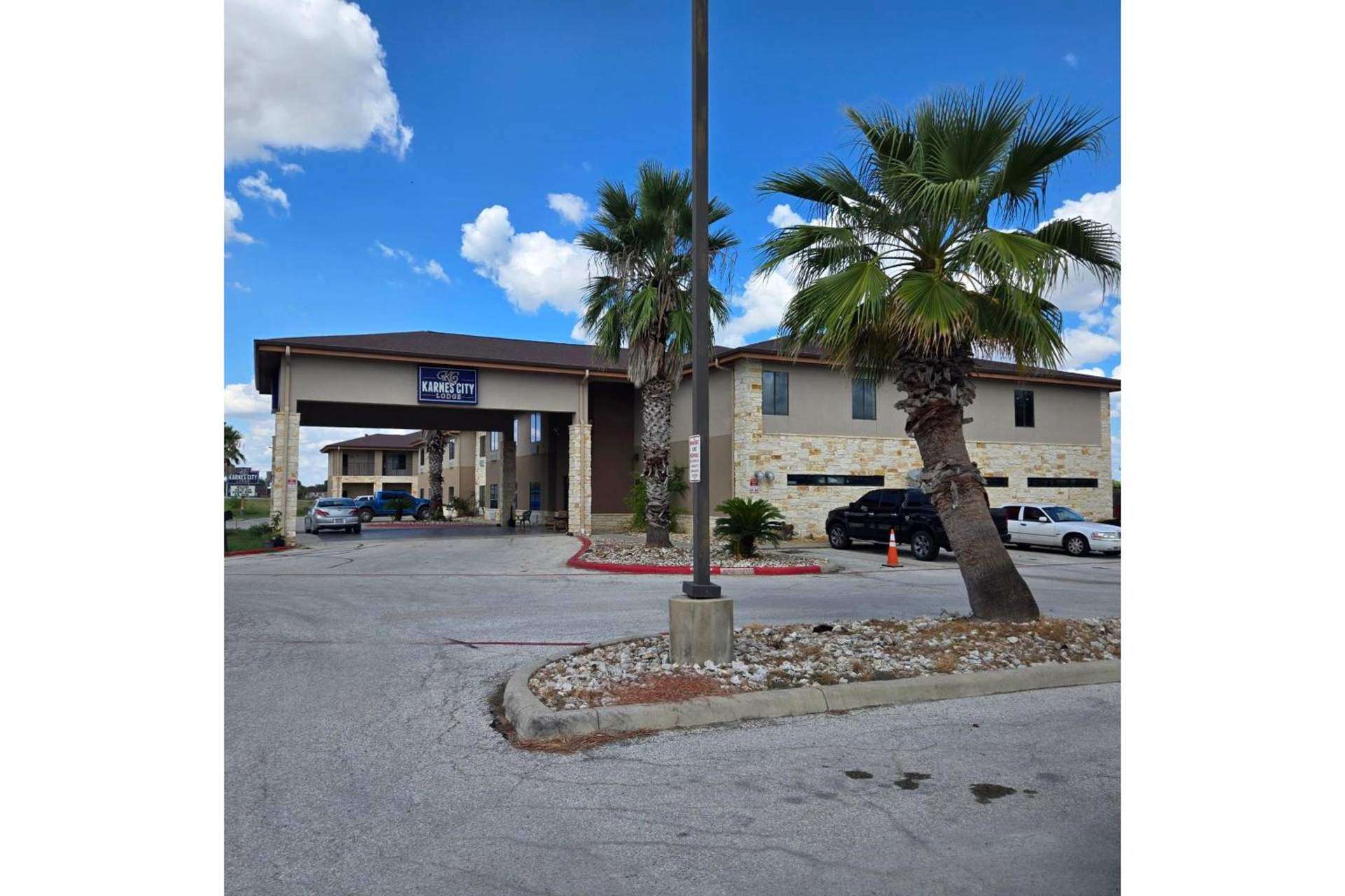 Karnes City Lodge