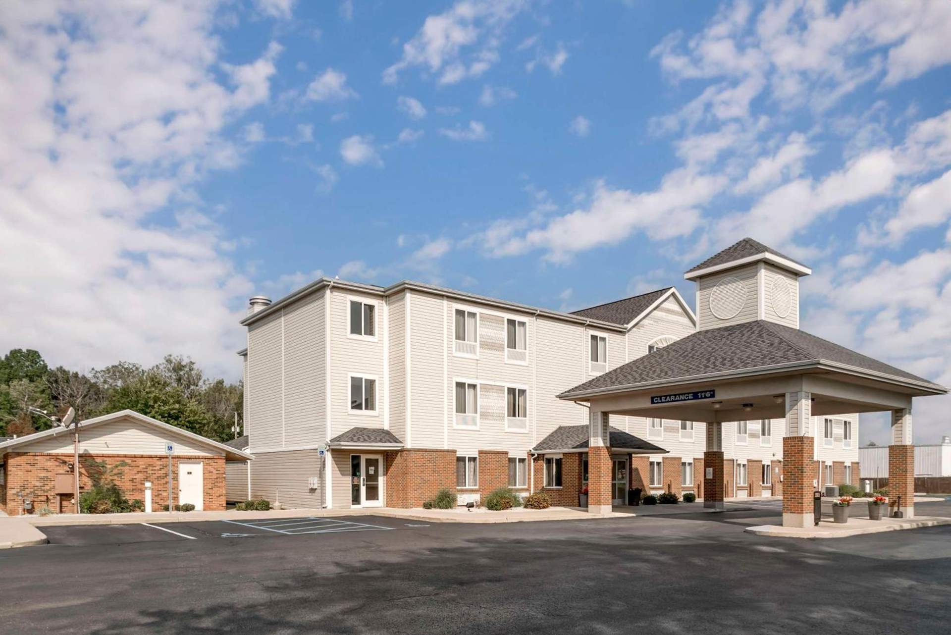 Best Western Beacon Inn