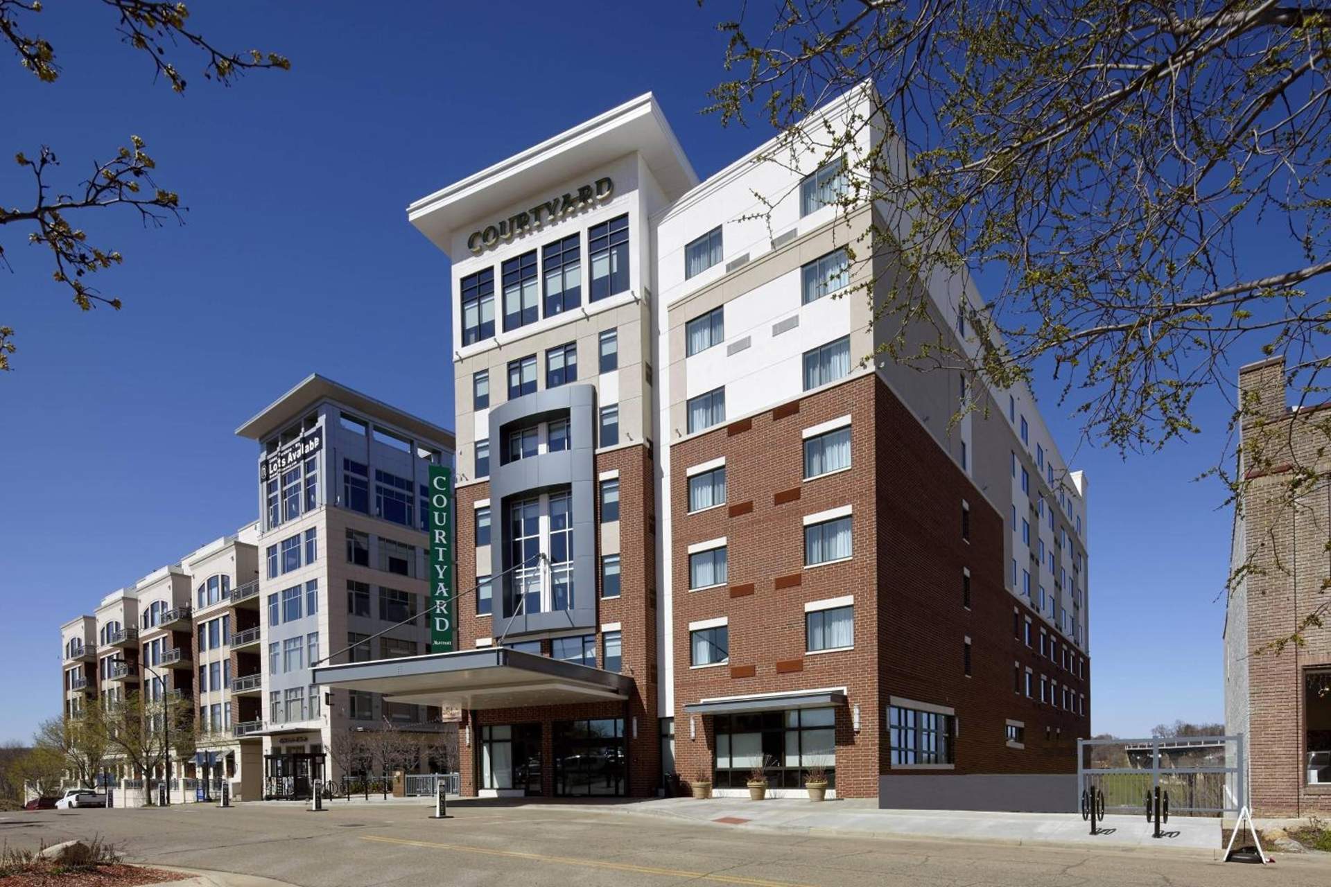 Courtyard by Marriott Akron Downtown
