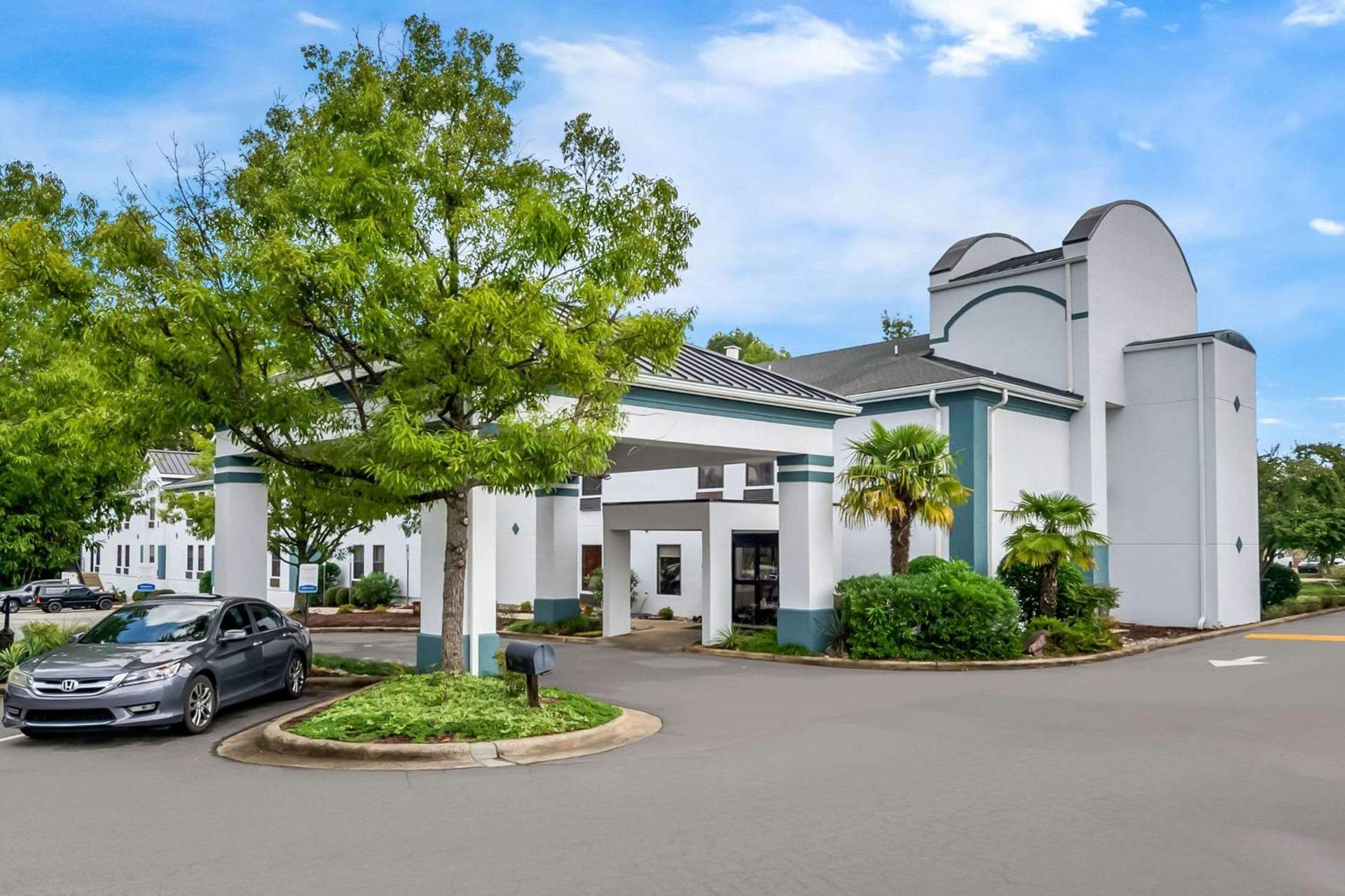Clarion Pointe Apex - Holly Springs