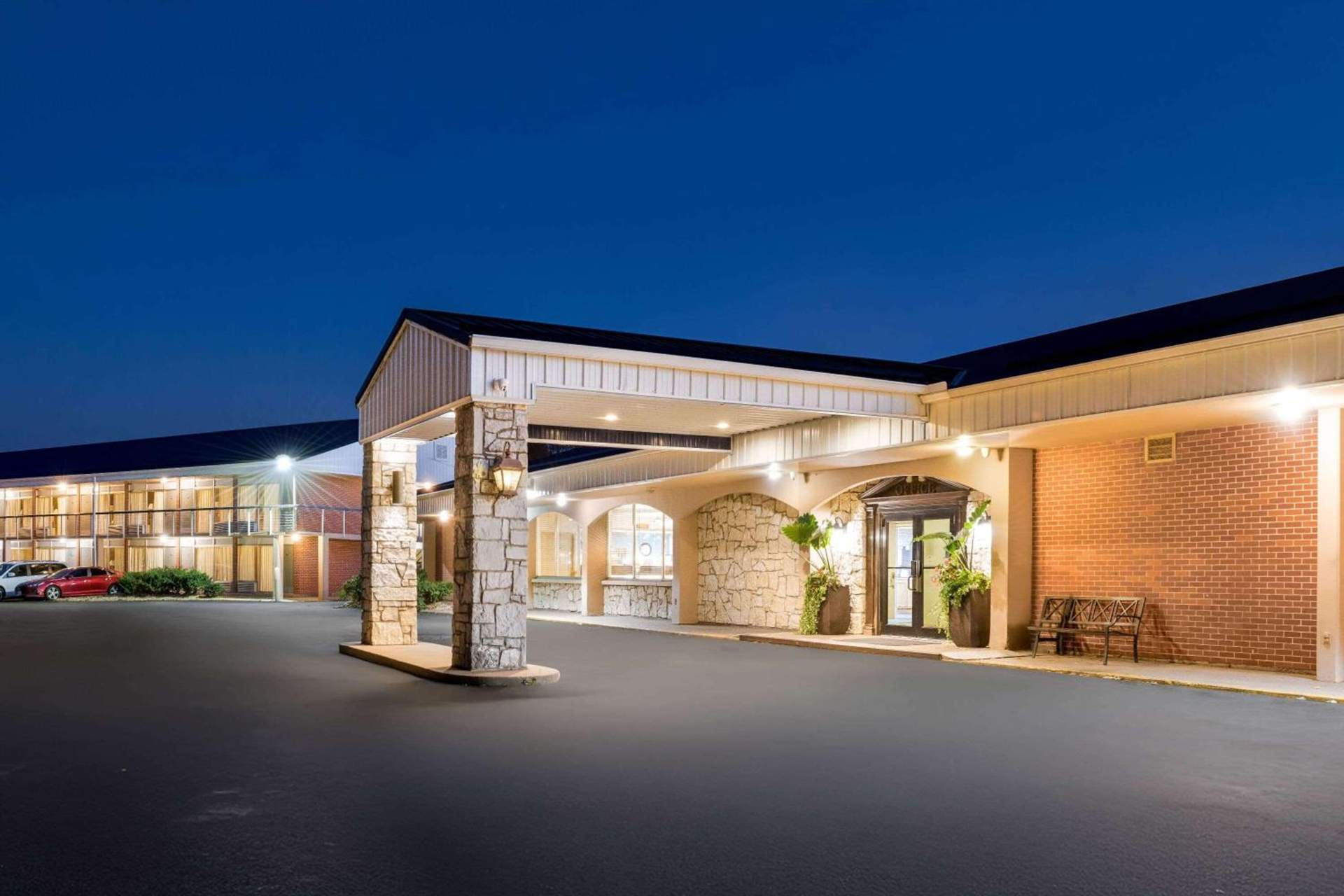 Days Inn by Wyndham Dubuque