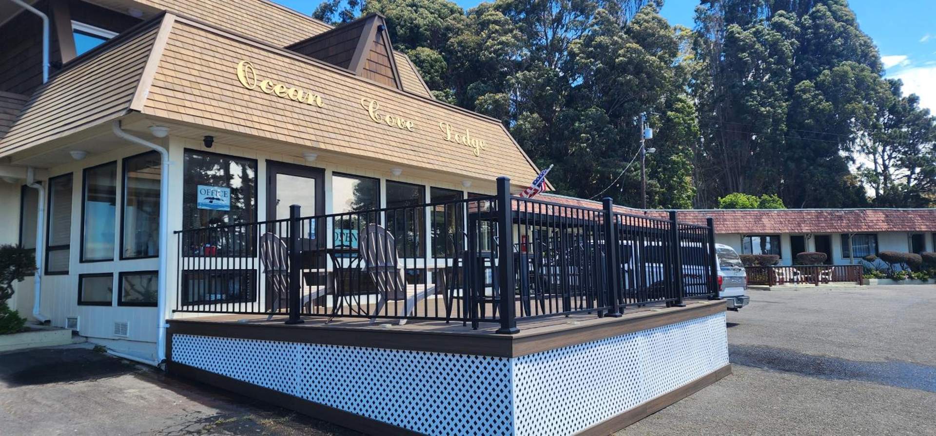 Ocean Cove Lodge Bar & Grill