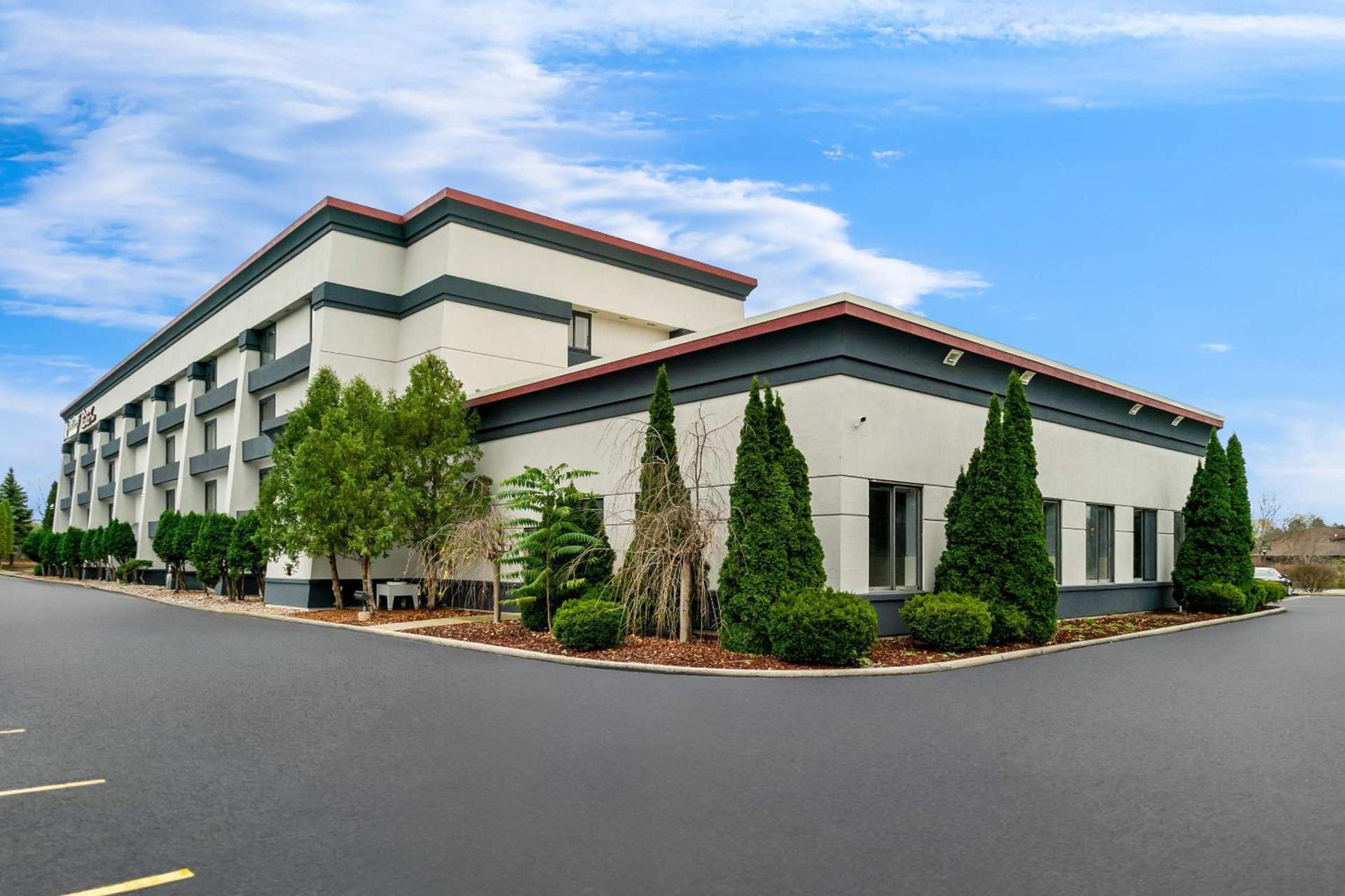 HomeTowne Studios by Red Roof Flint