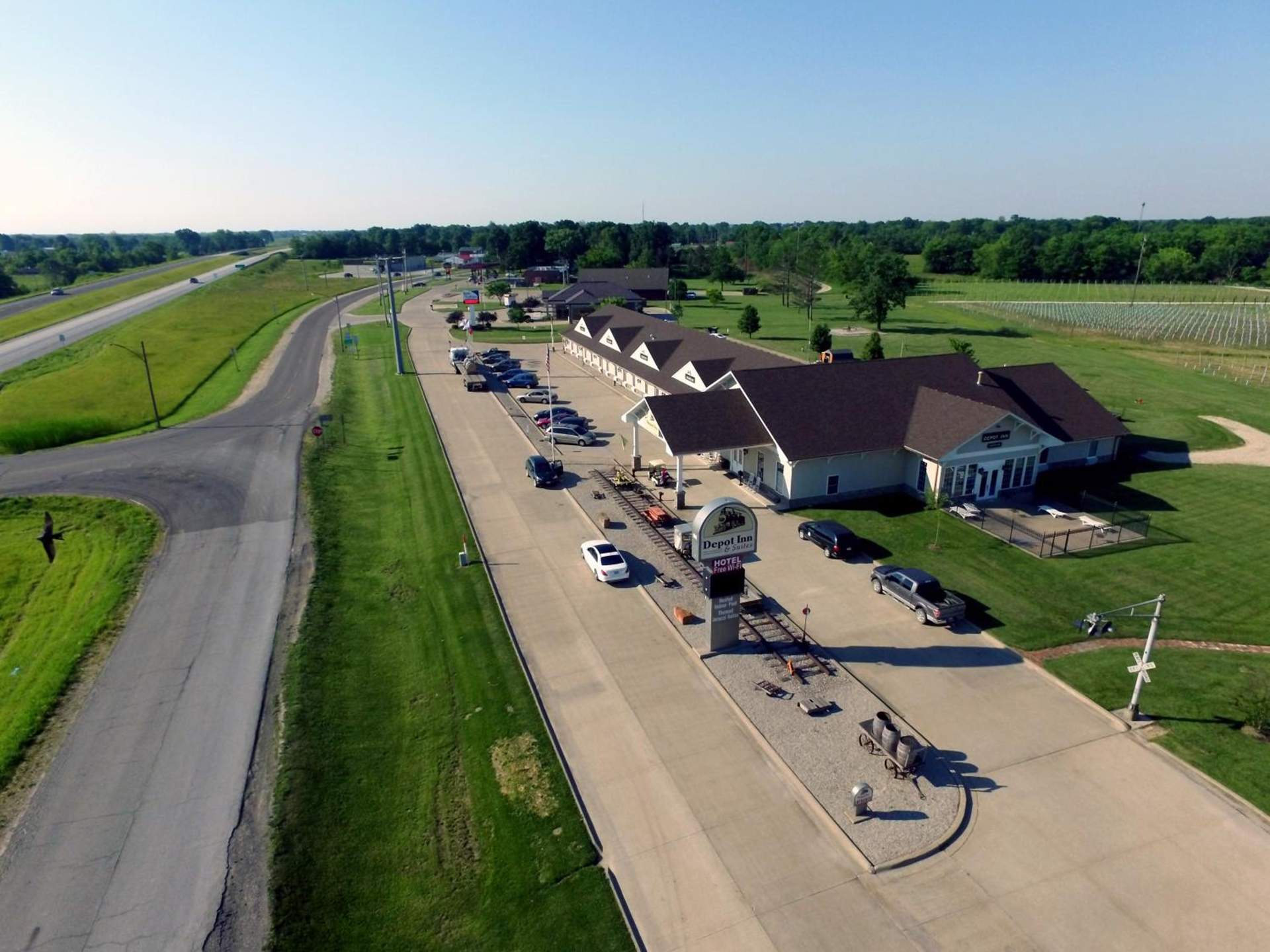 Depot Inn & Suites