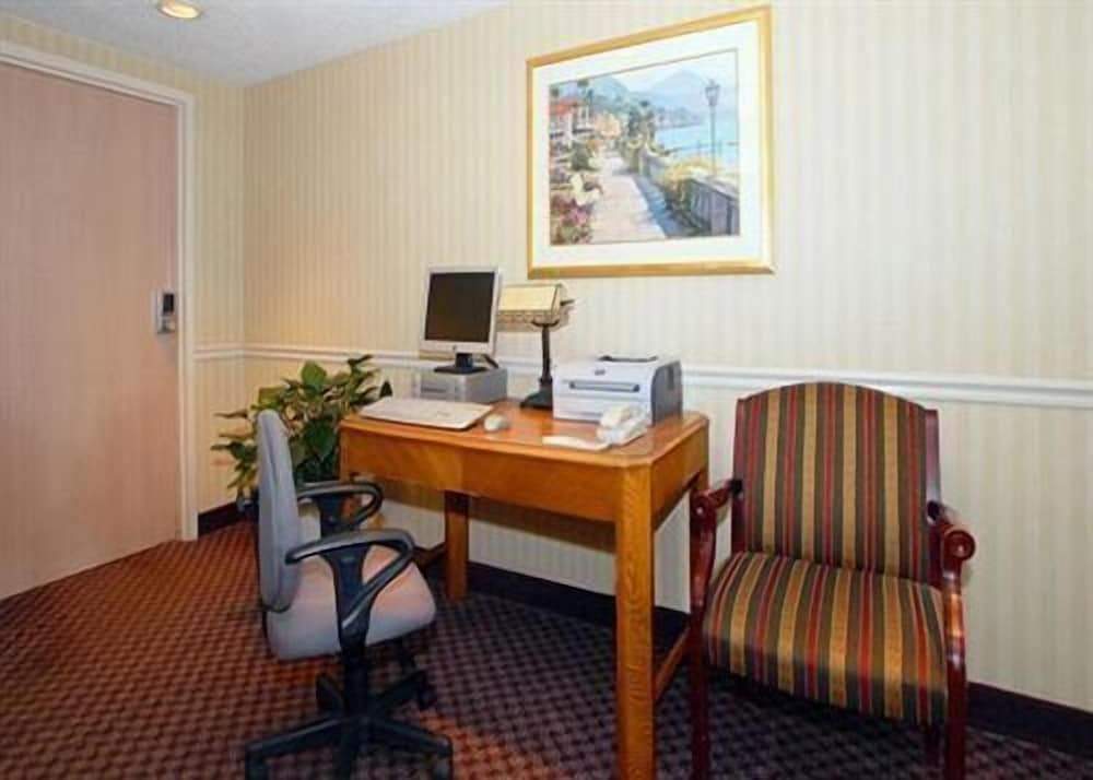 Travelers Inn