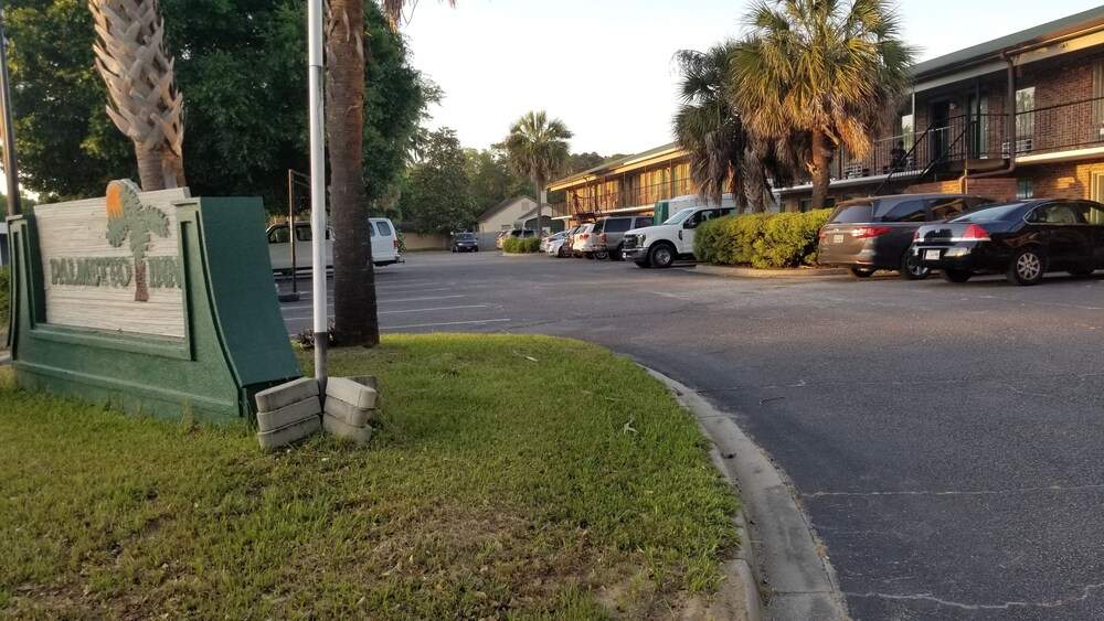 Palmetto Inn