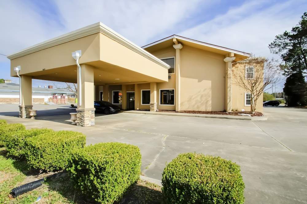 Cypress Inn & Suites Washington by OYO