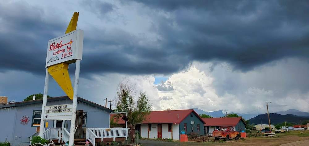 Hikers Cimarron Inn & RV Park LLC