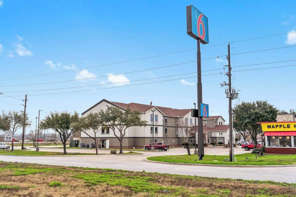 Motel 6 Rosenberg, TX
