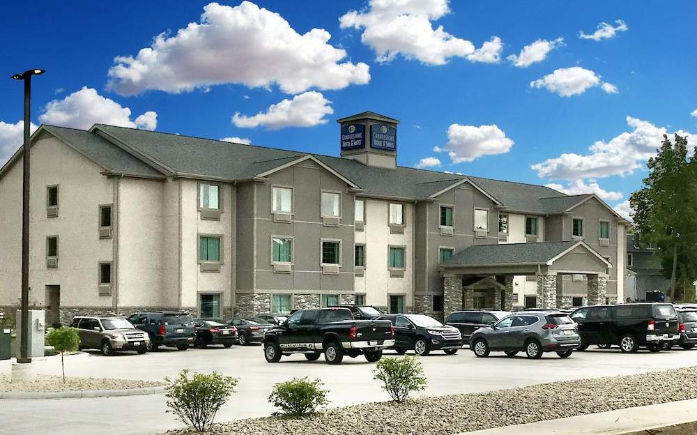 Cobblestone Hotel & Suites-RussellsPoint