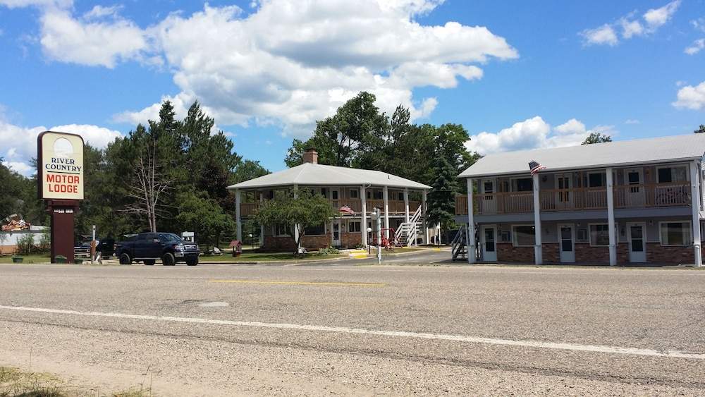 River Country Motor Lodge