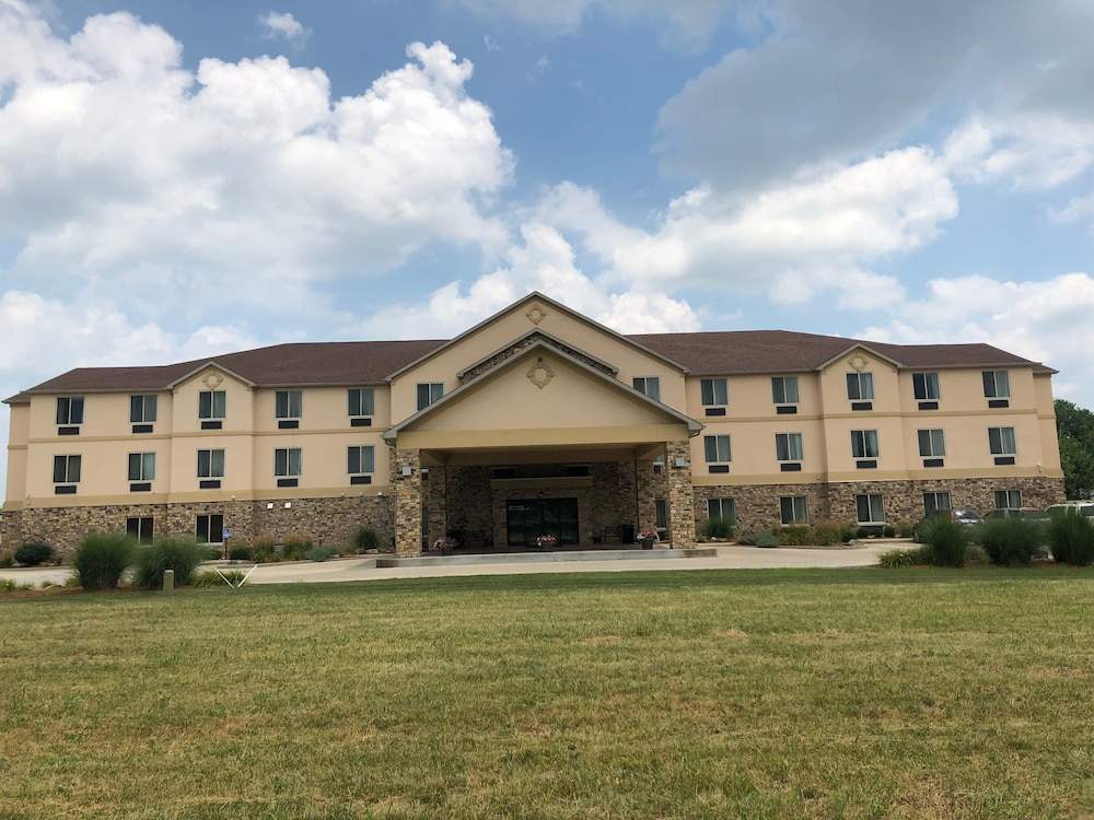 Country View Inn & Suites