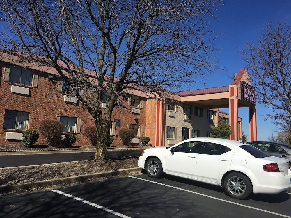 Derby Inn & Suites