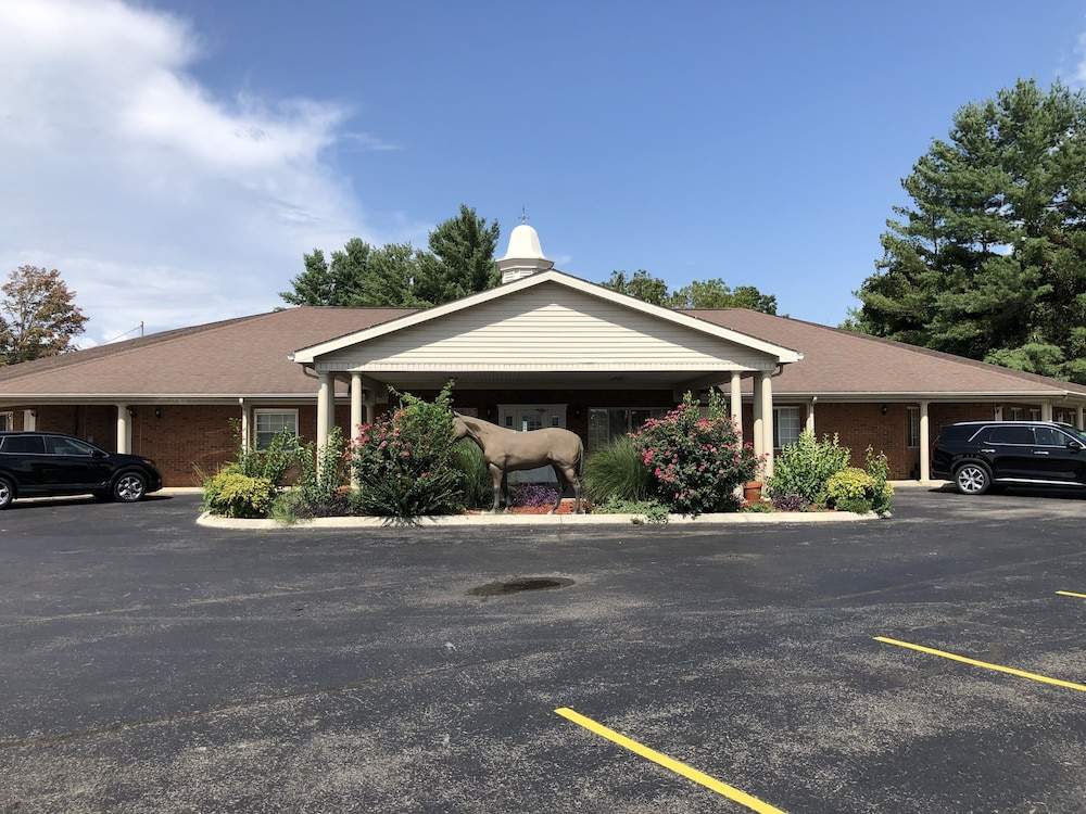 The Tompkinsville Inn