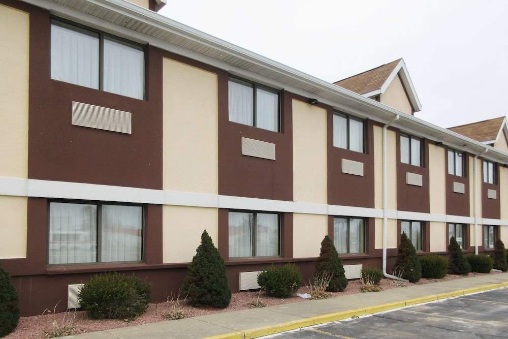 Quality Inn & Suites Benton Harbor - St. Joseph