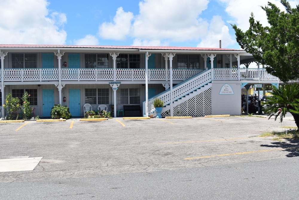 Cedar Inn