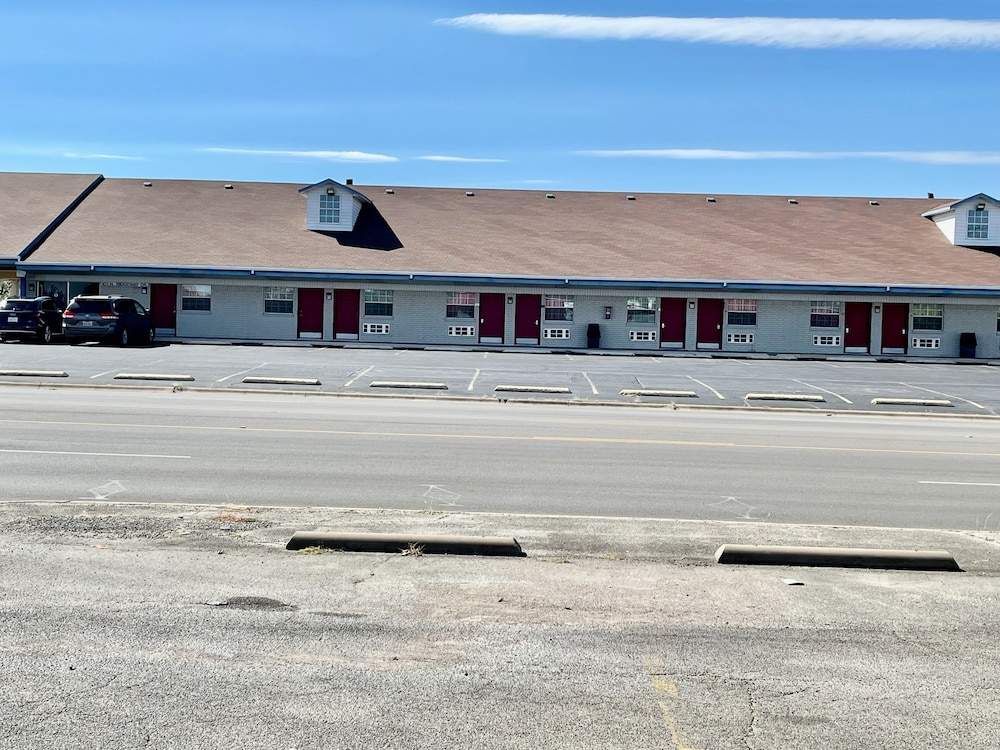 Delux Inn