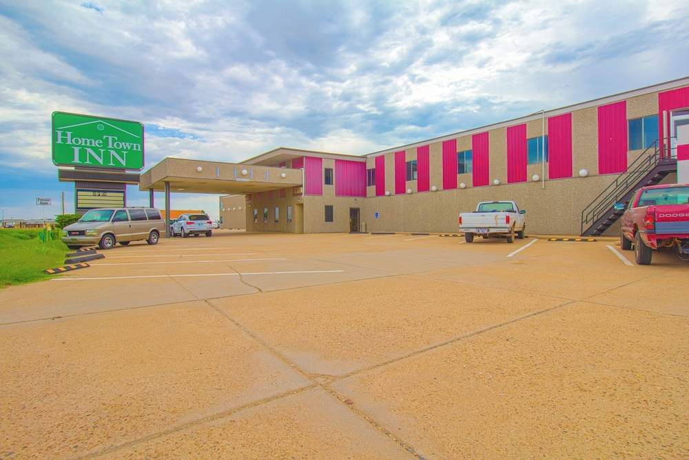 HomeTown Inn by OYO - Liberal, KS