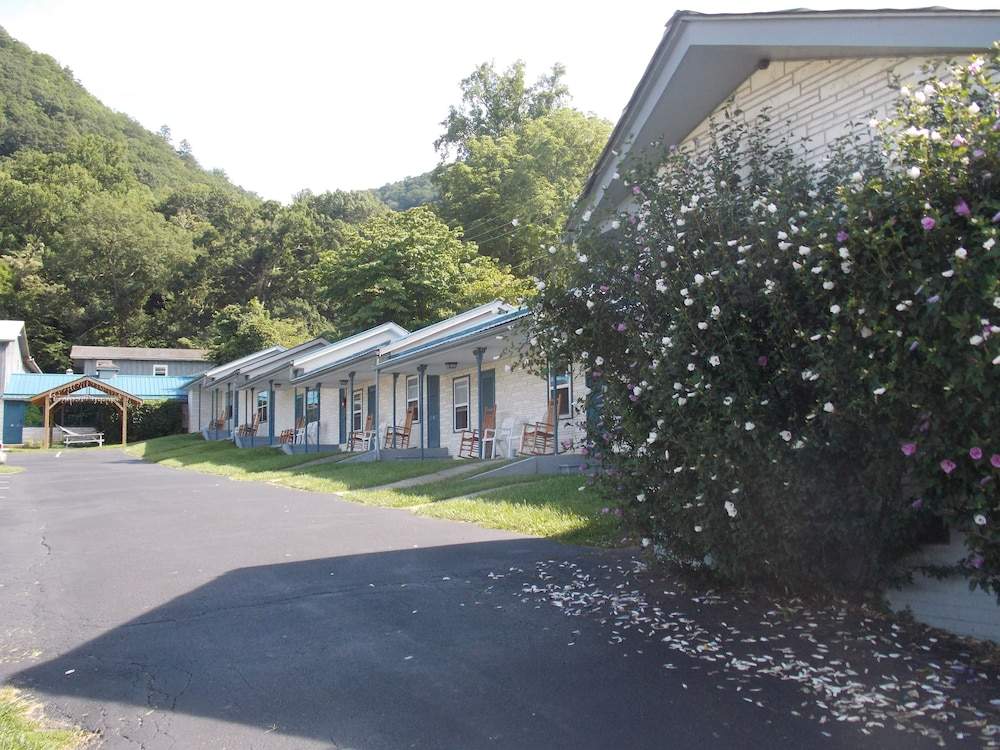 Clarketon Motel