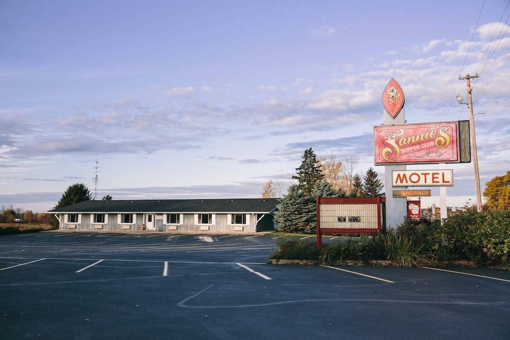 Fannies Supper Club and Motel