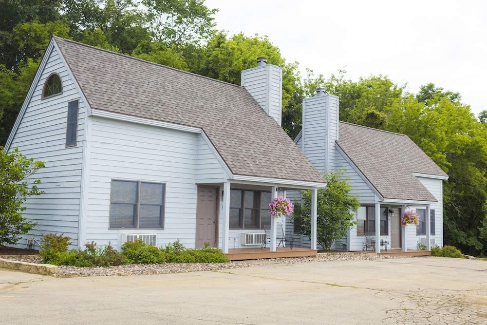 Lefevre Inn and Resort