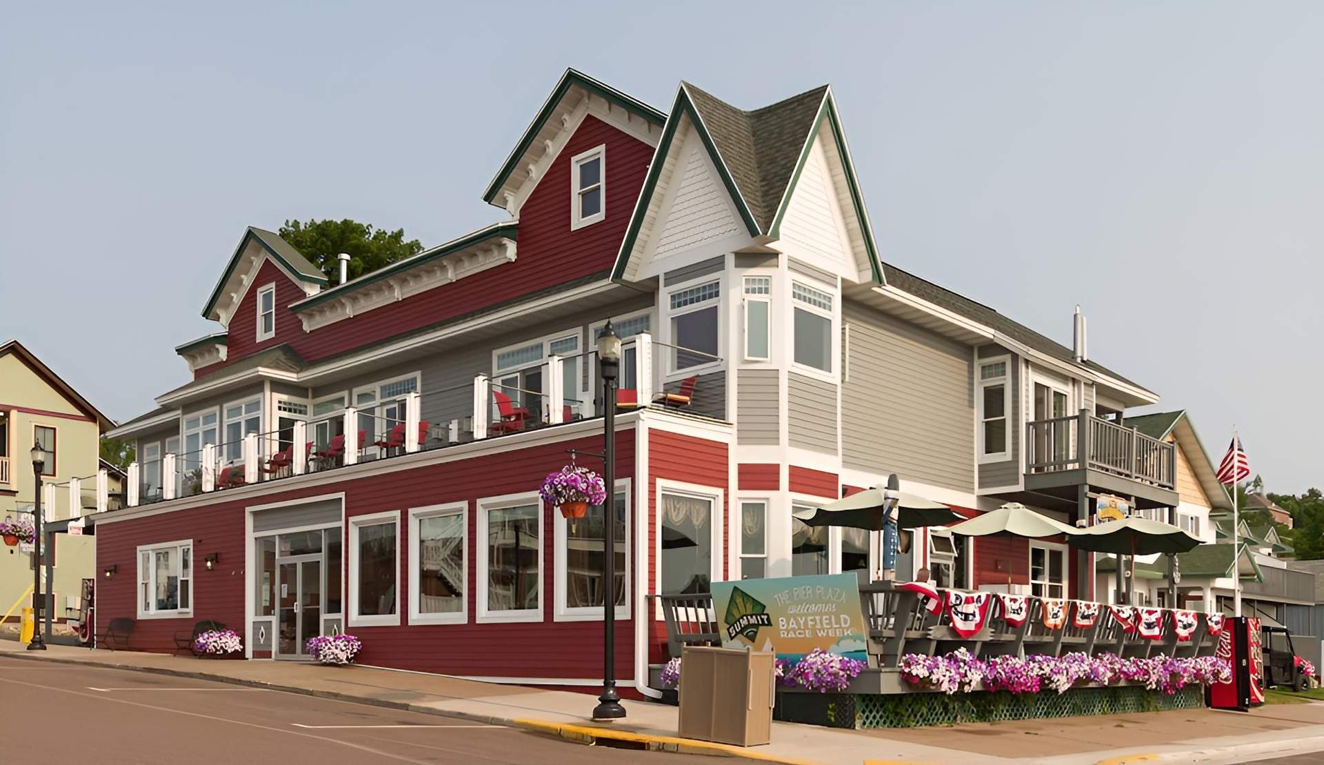 Pier Plaza Lodging