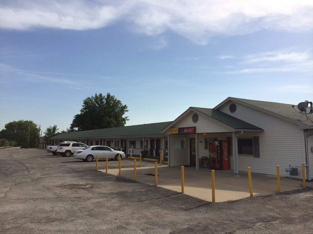 Super 7 Motel Sedalia