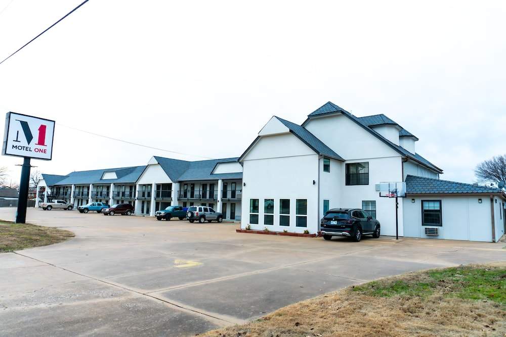 motel one bartlesville