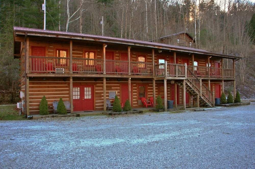 Black Bear Lodge Motel