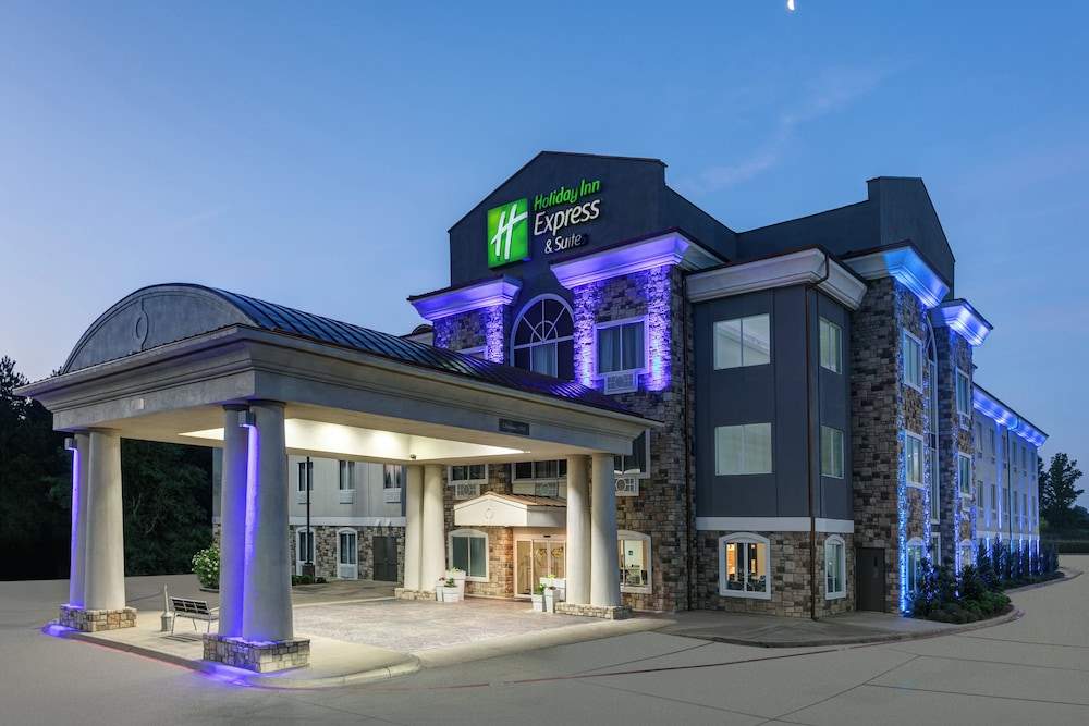 Holiday Inn Express & Suites Marshall by IHG