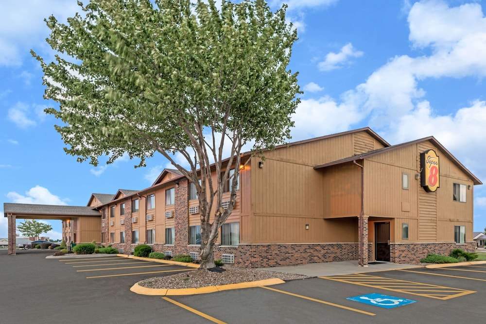 Super 8 by Wyndham Smithville/Kansas City