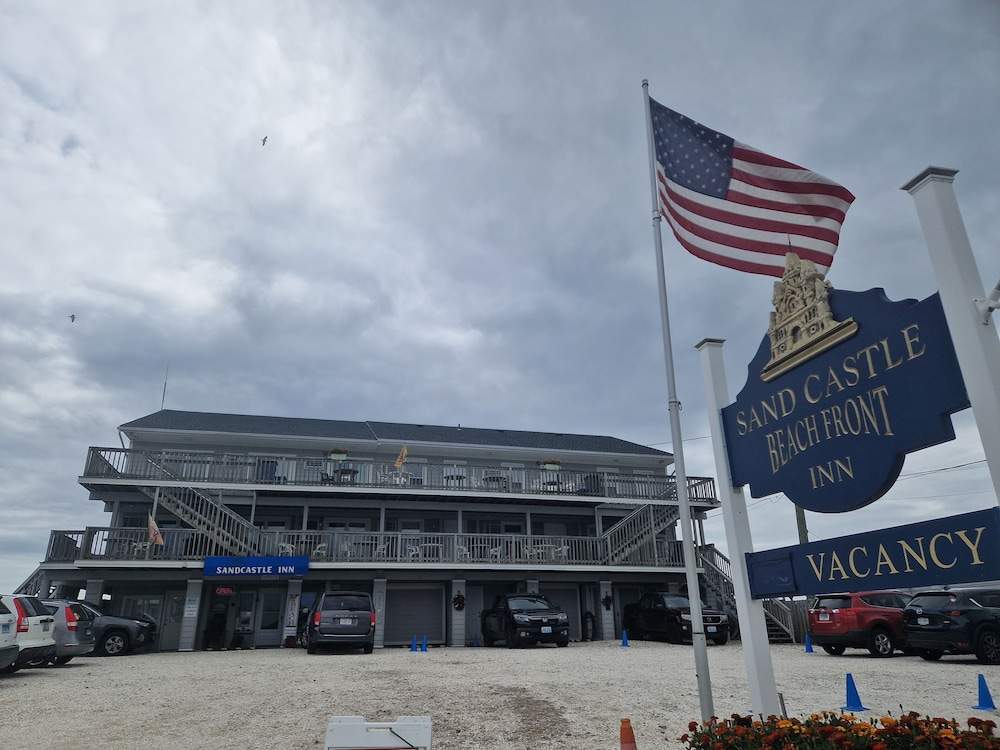 Sandcastle Beachfront Inn