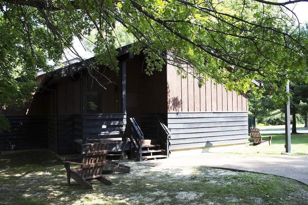 Giant City Lodge