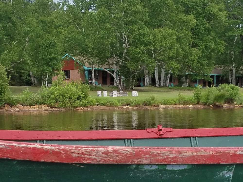 Historic Birch Lodge and Motel
