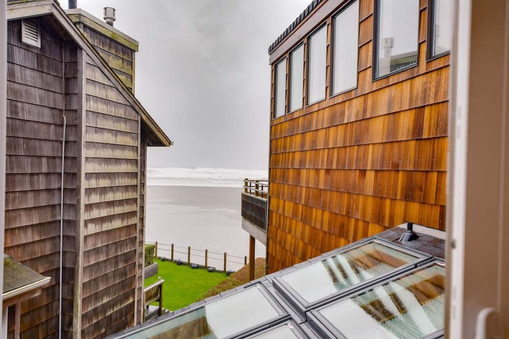 The Waves/The Argonauta Inn/The White Heron Lodge