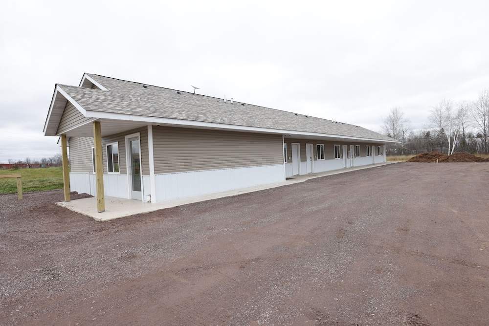 Bears Den Motel