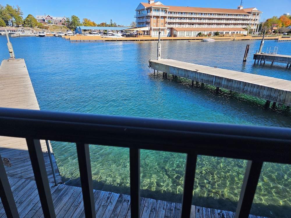Capt. Thomson's Resort