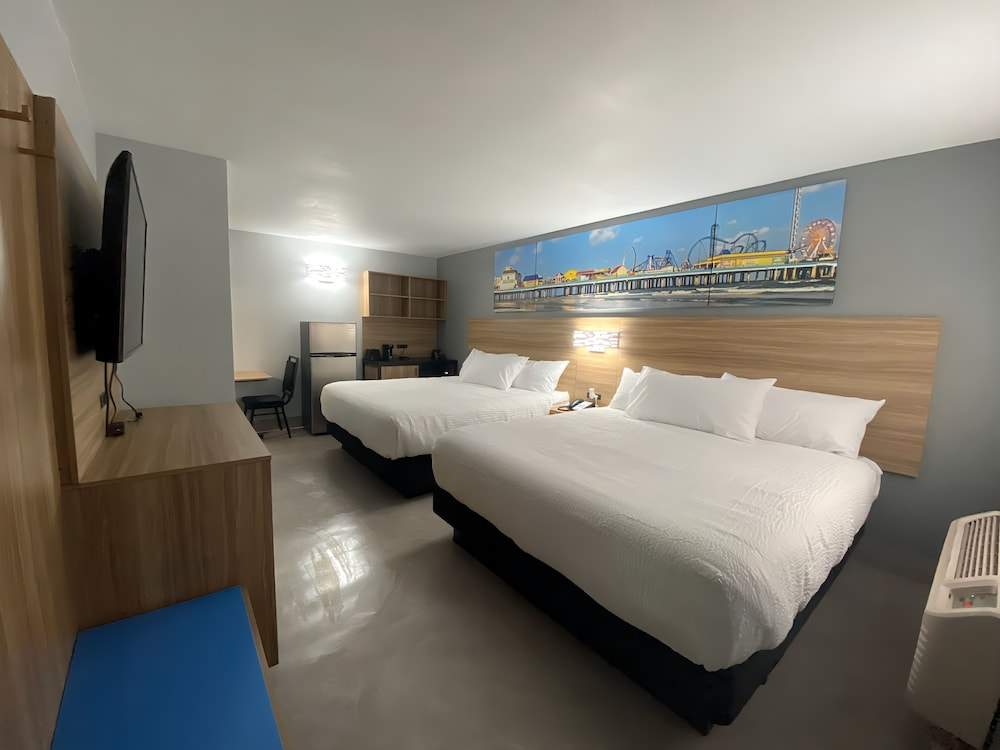 Days Inn & Suites by Wyndham Texas City