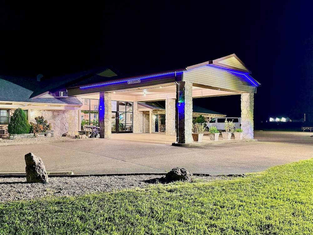 Owensville Motor Inn