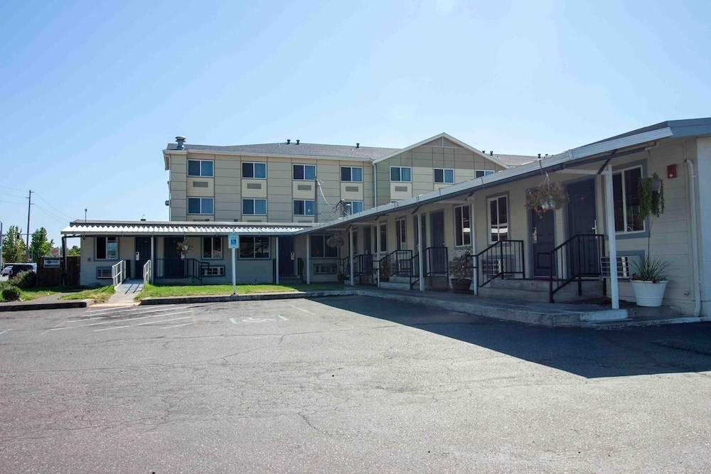 Golden Kent Motel