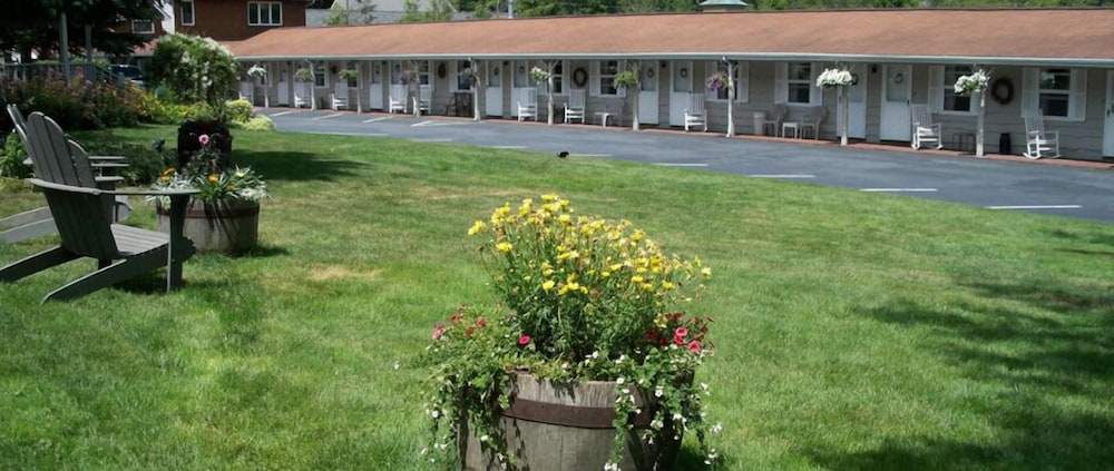 Alpine Village Inn